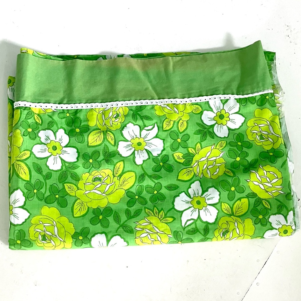 Vintage 60’s green mod flower power floral XL flat cotton sheet
